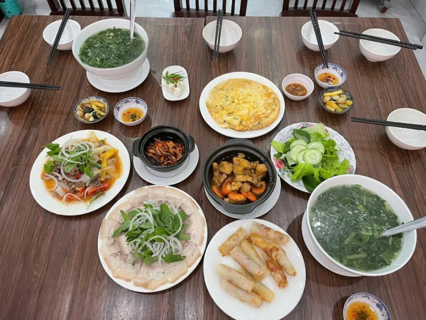 Cơm ngon Quảng Ngãi tại Dũng Cây Gòn